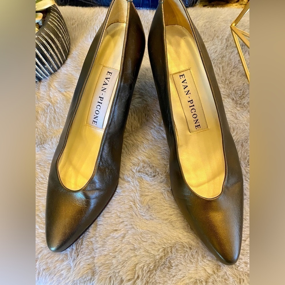 VINTAGE EVAN PICONE Bronze Classic Pumps Womens Size 7 M Spain